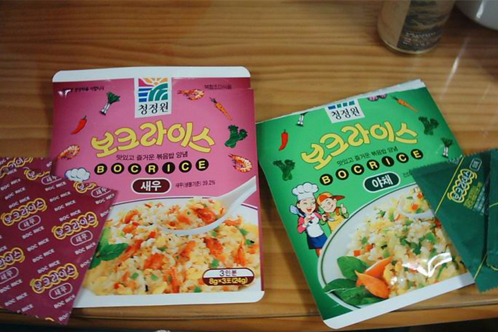90년대생 추억의 맛 소환! '이 볶음밥' 기억나?