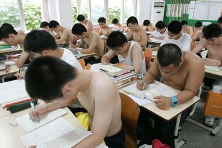 여선생님이 말하는 남고는..